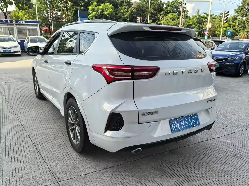 Jetour X70 1.5 T DCT Smooth Travel 5-seat