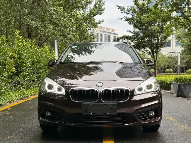BMW 2 Series Tourer (Import) 218 i Sport Design Package