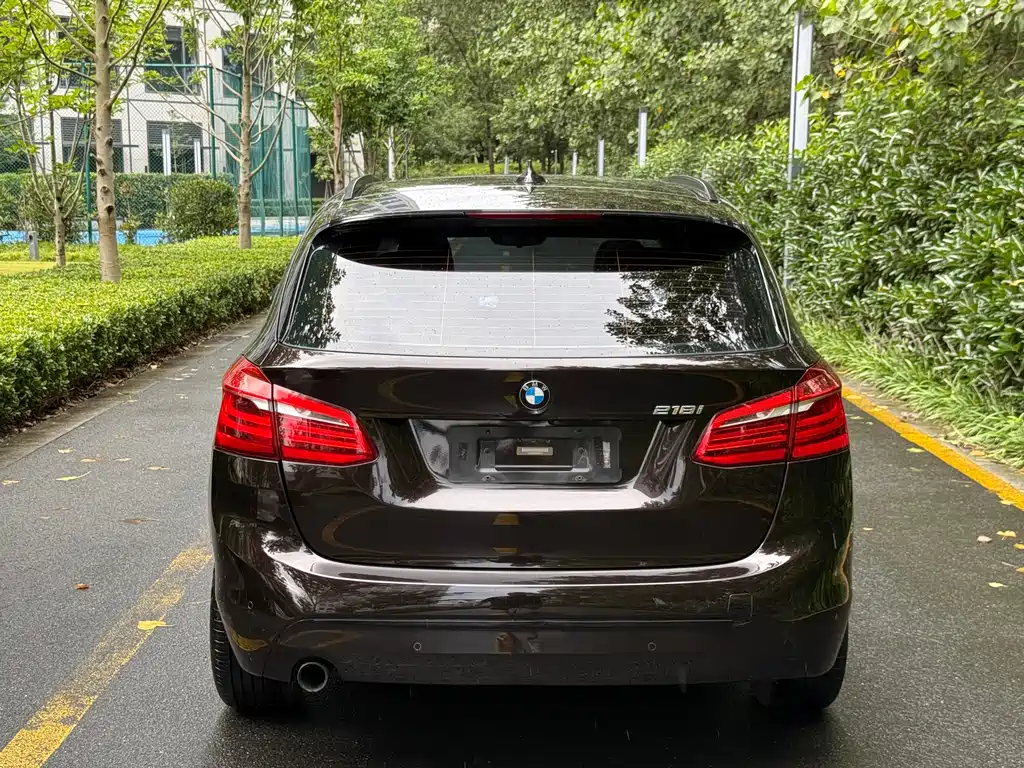 BMW 2 Series Tourer (Import) 218 i Sport Design Package