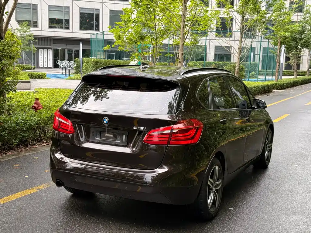 BMW 2 Series Tourer (Import) 218 i Sport Design Package