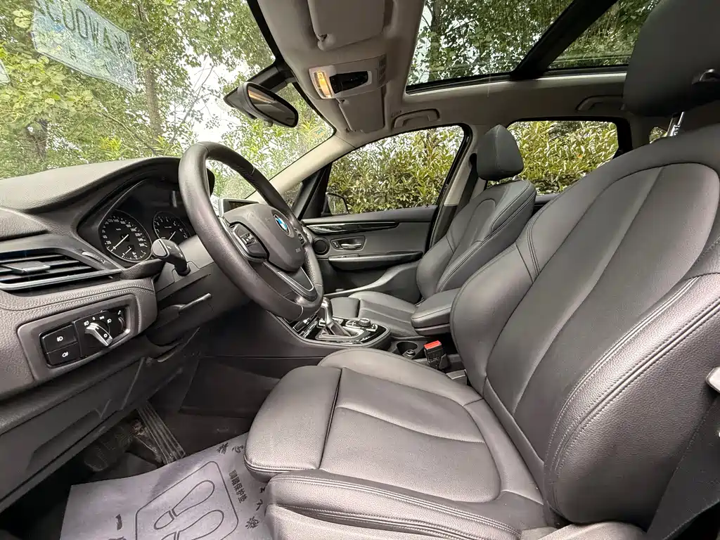 BMW 2 Series Tourer (Import) 218 i Sport Design Package