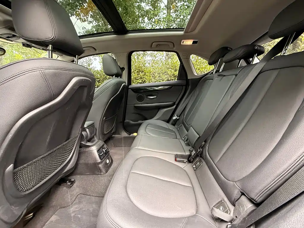 BMW 2 Series Tourer (Import) 218 i Sport Design Package