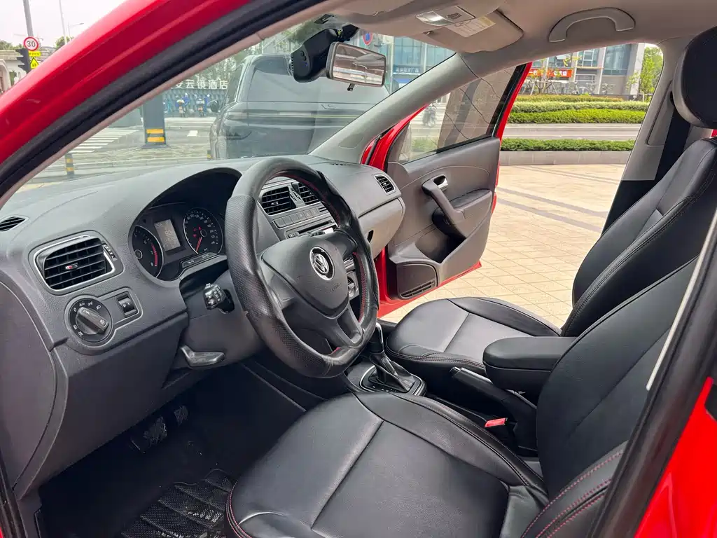 Polo 1.6 L Auto Comfort