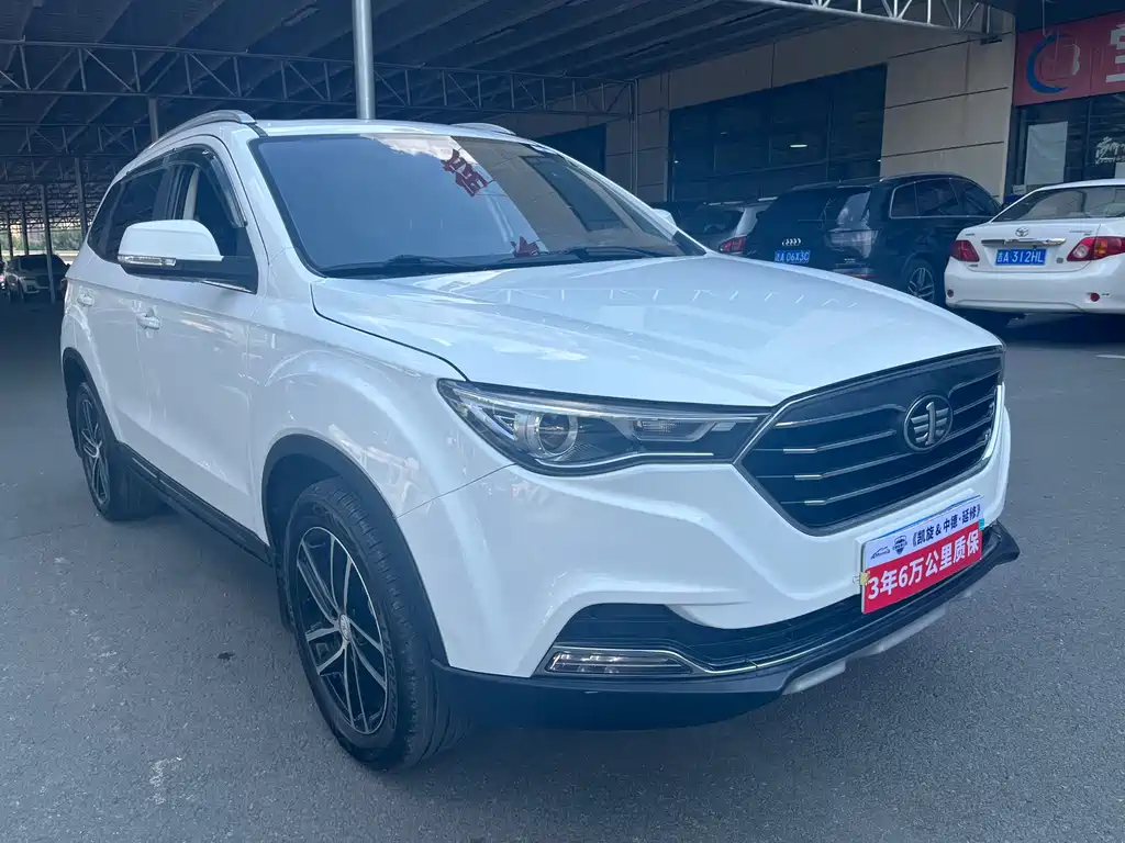 Besturn X40 奔腾X40 2018款 网红版 1.6 L 手动豪华型