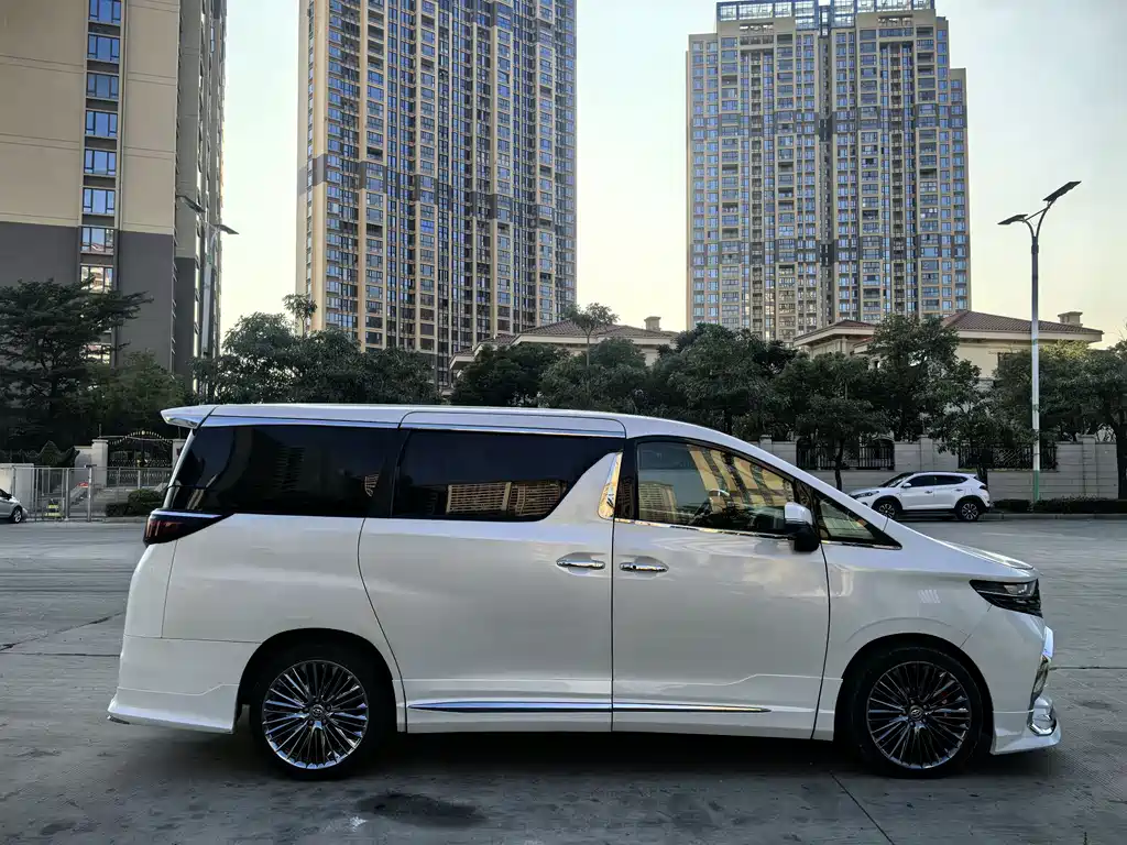 Alphard 3.5 L Luxury