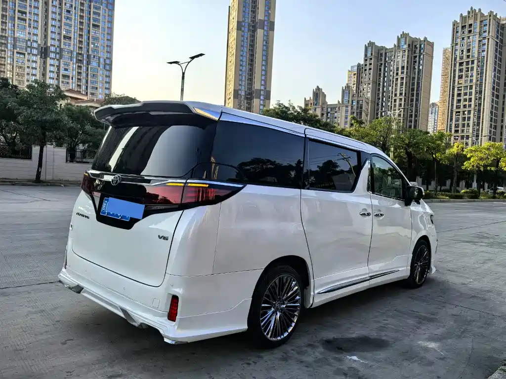 Alphard 3.5 L Luxury