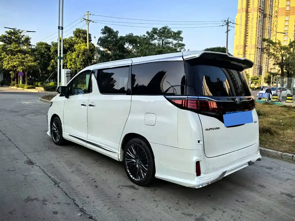 Alphard 3.5 L Luxury