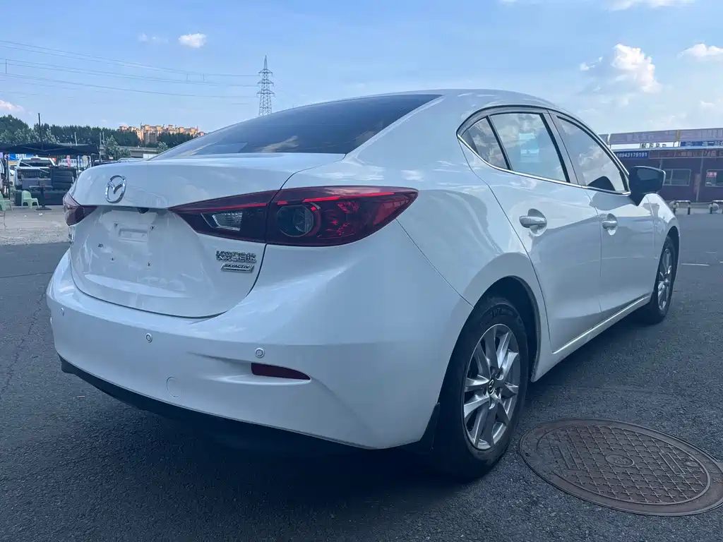 Mazda 3 Axela Sedan 1.5 L Auto Comfort