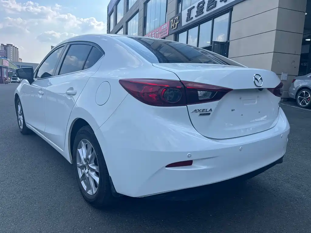 Mazda 3 Axela Sedan 1.5 L Auto Comfort