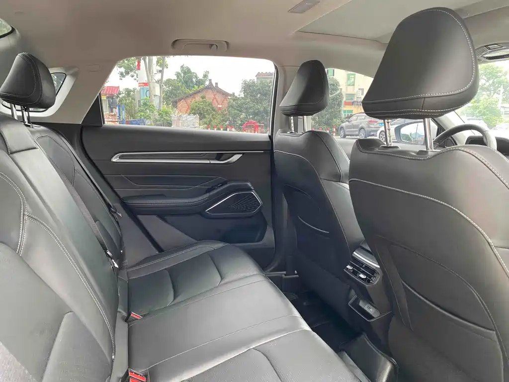 Emgrand 4 th Gen 1.5 L CVT Distinguished