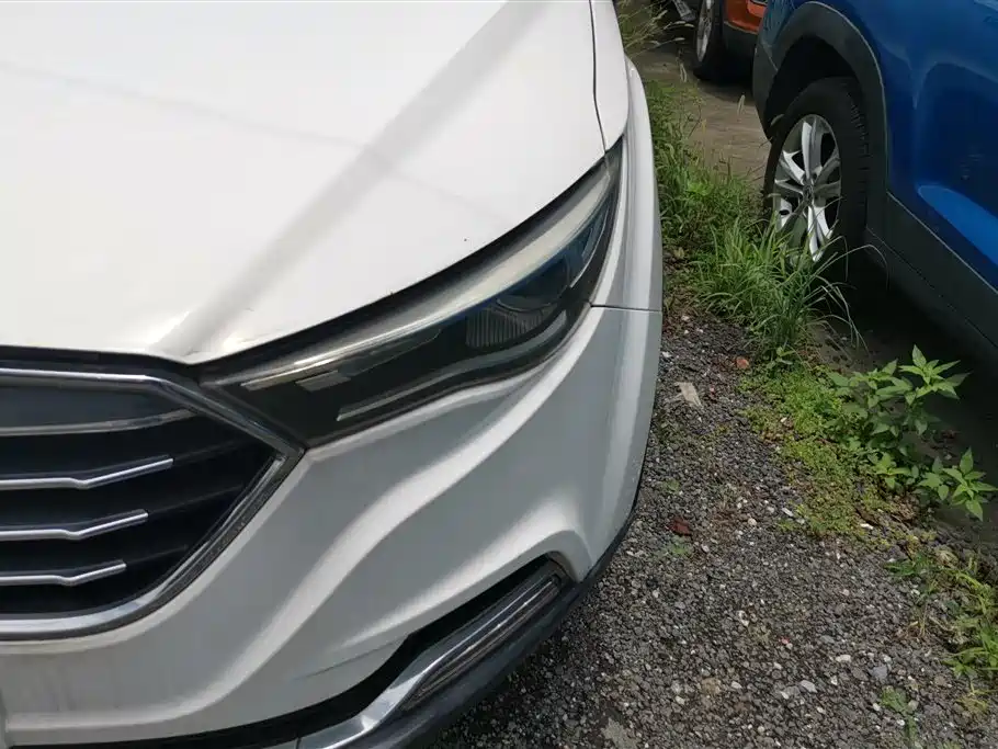 Besturn X40 Internet Celebrity 1.6 L Auto Luxury