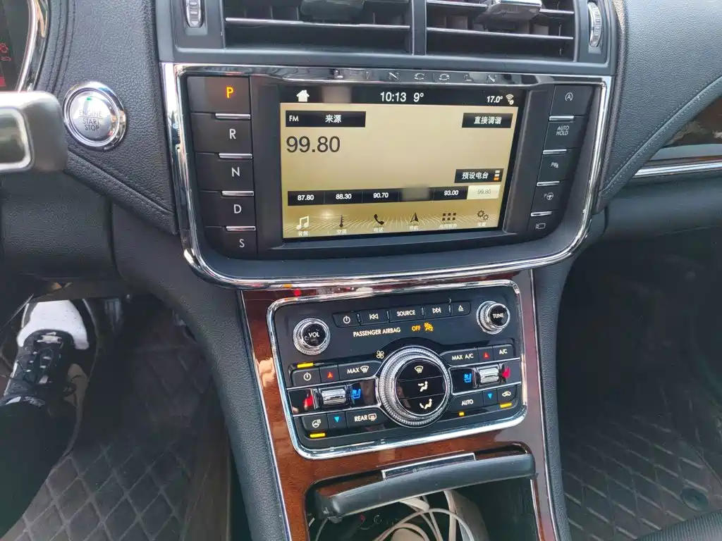 Lincoln Continental 2.0 T 2 WD Honor Shine