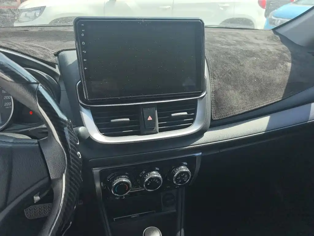 YARiS L Zhixuan Zhixuan X 1.5 L CVT Leading