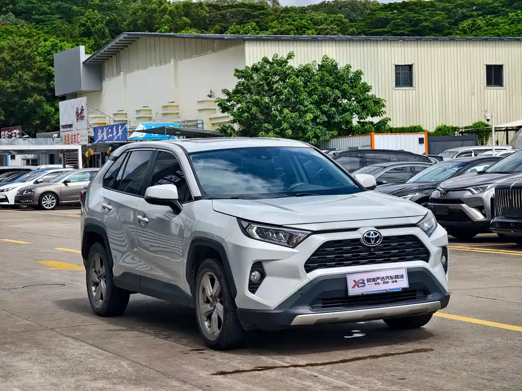 RAV4 2.0 L CVT 2 WD Style