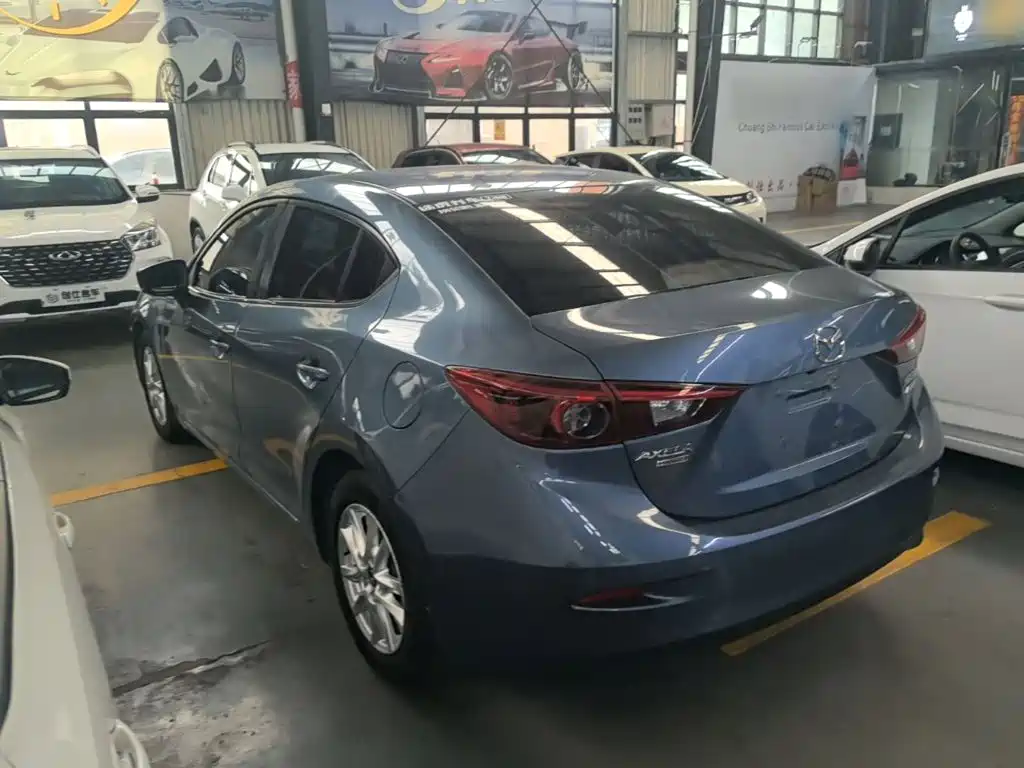 Mazda 3 Axela Sedan 1.5 L Auto Luxury CN-V
