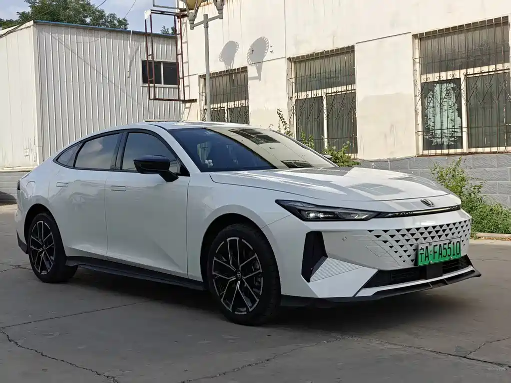 Changan UNI-V iDD Blue Whale Smart Electric iDD 136 km Smart Cool