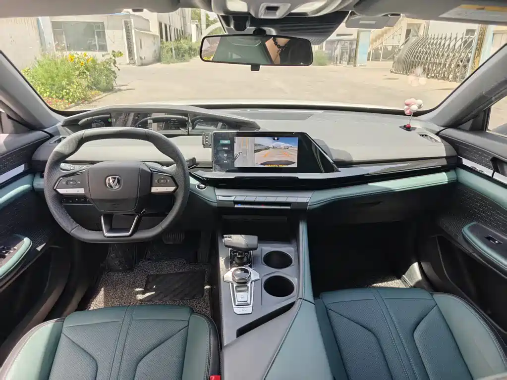 Changan UNI-V iDD Blue Whale Smart Electric iDD 136 km Smart Cool