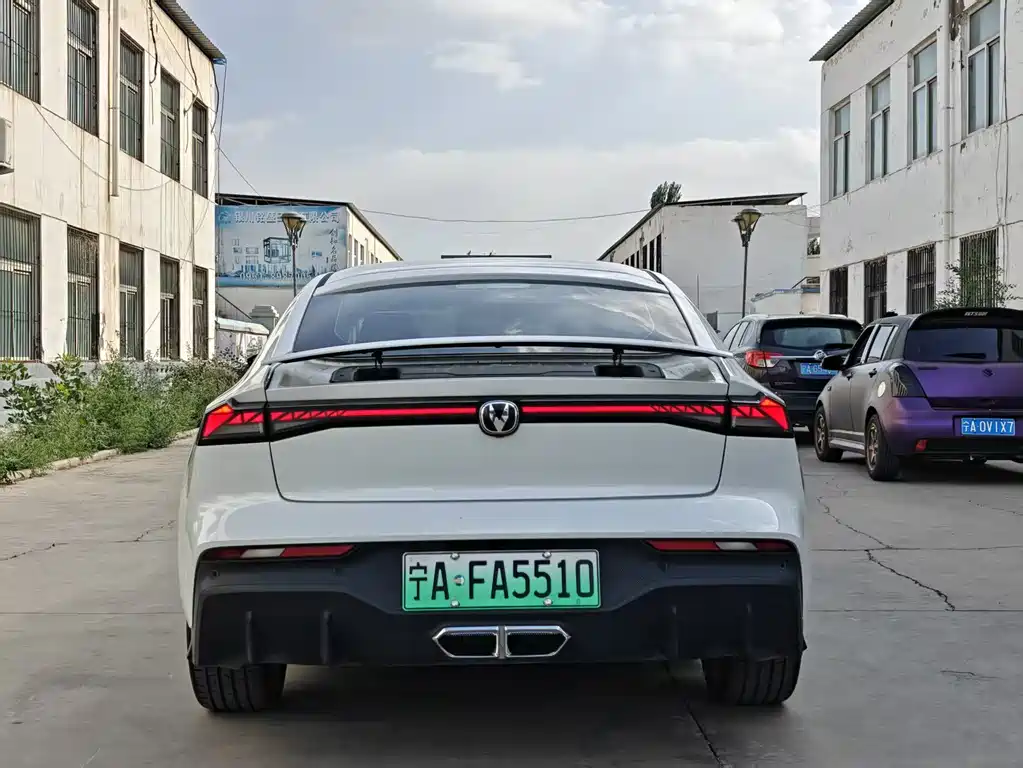Changan UNI-V iDD Blue Whale Smart Electric iDD 136 km Smart Cool