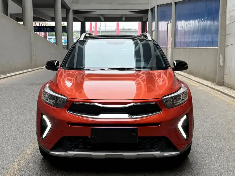 Kia Stonic 1.4 L CVT Fun Enjoyment Sunroof