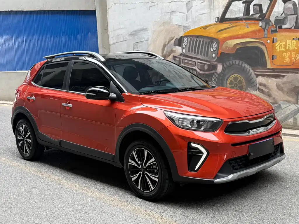 Stonic 1.4 L CVT Fun Enjoyment Sunroof