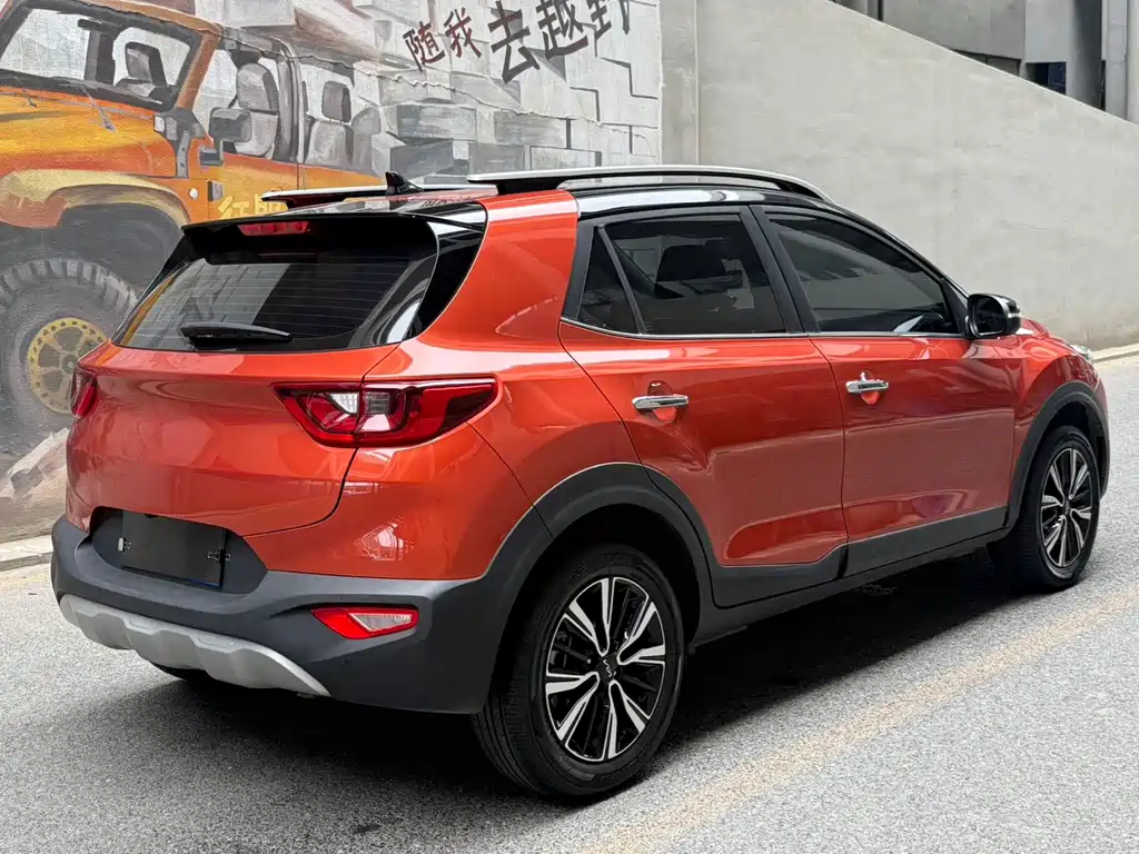 Stonic 1.4 L CVT Fun Enjoyment Sunroof