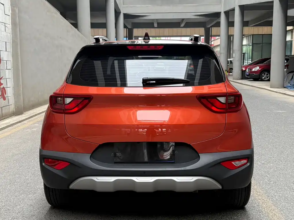 Stonic 1.4 L CVT Fun Enjoyment Sunroof