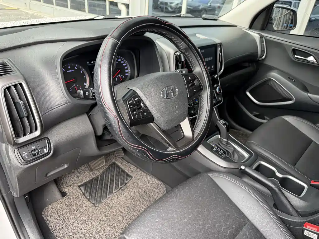 Hyundai ix35 2.0 L Auto 2 WD Brave · Smooth Enjoyment CN-VI