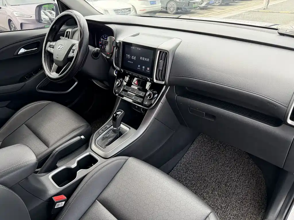 Hyundai ix35 2.0 L Auto 2 WD Brave · Smooth Enjoyment CN-VI