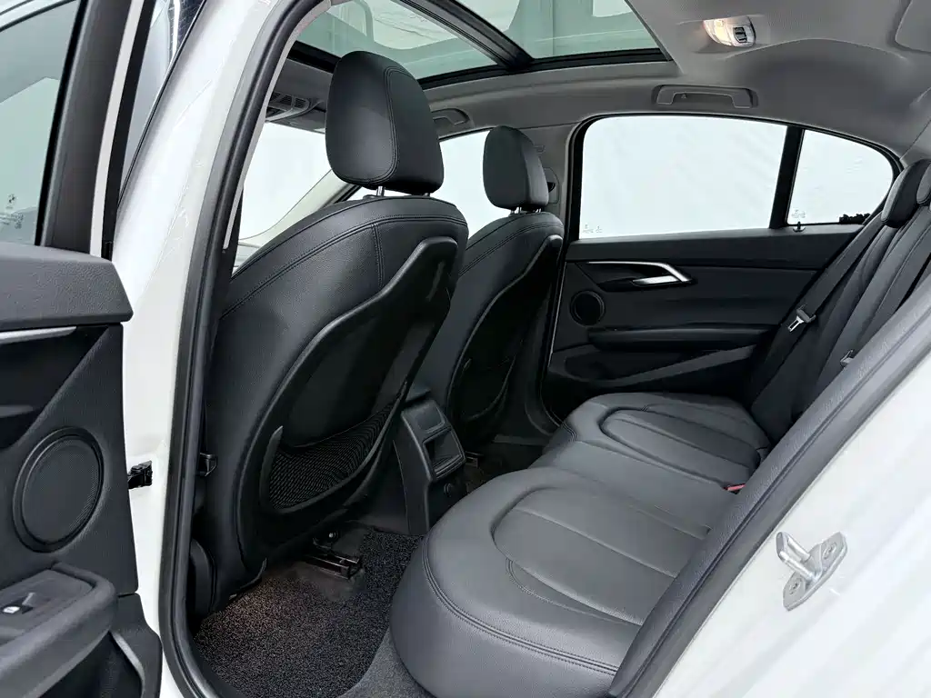 BMW 1 Series Facelift 118 i Sport