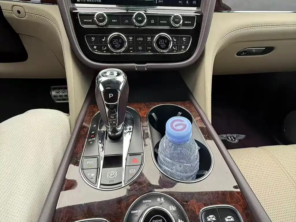 Bentayga 6.0 T Standard