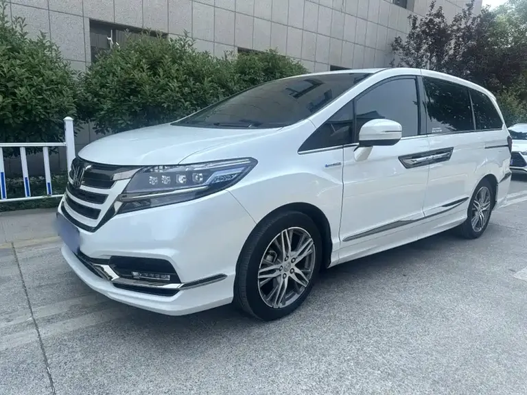 Honda Elysion 2.0 L Hybrid Luxury
