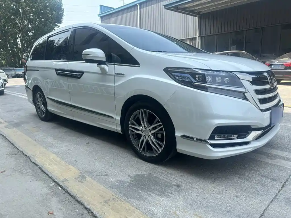 Elysion 2.0 L Hybrid Luxury
