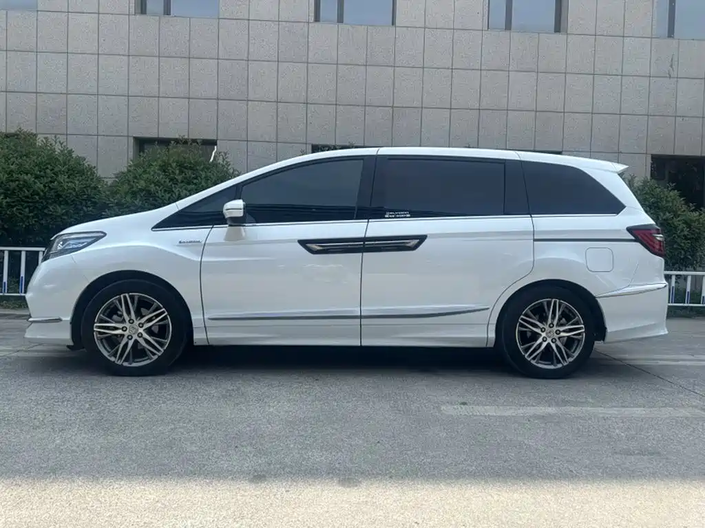 Elysion 2.0 L Hybrid Luxury