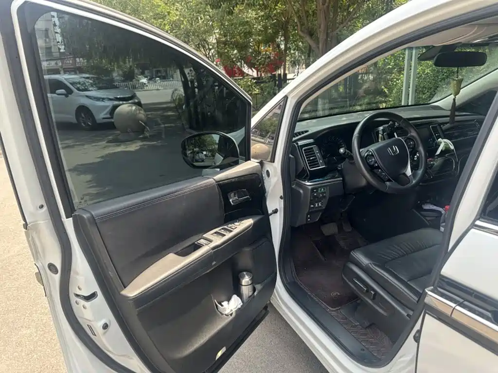 Elysion 2.0 L Hybrid Luxury