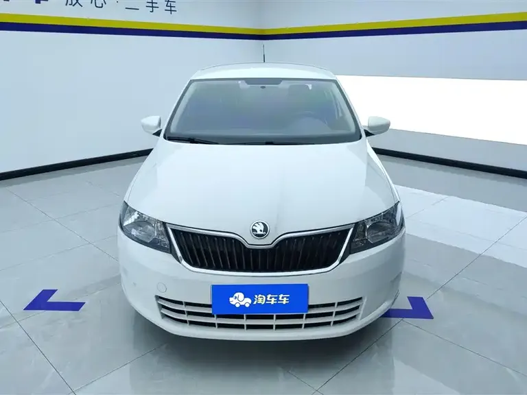 Skoda Rapid 1.6 L Manual Forward