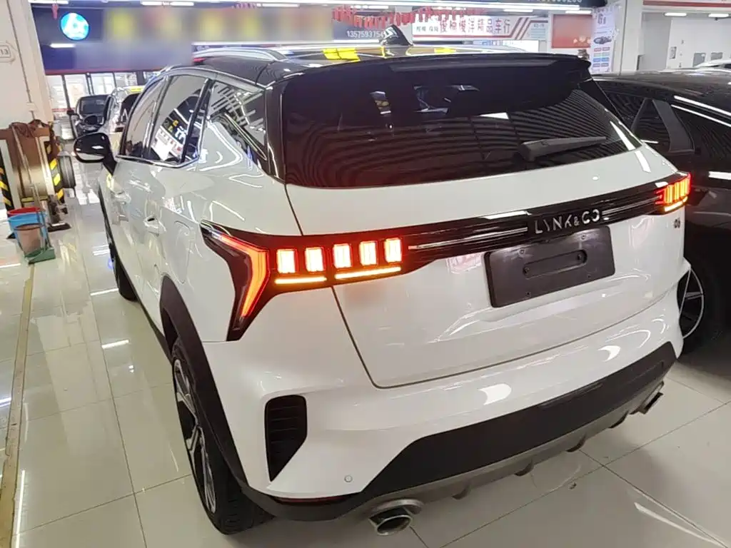 Lynk & Co 06 Remix 1.5 T Power Halo