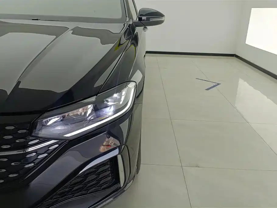Lavida 300 TSI DSG Starry Sky Manyi