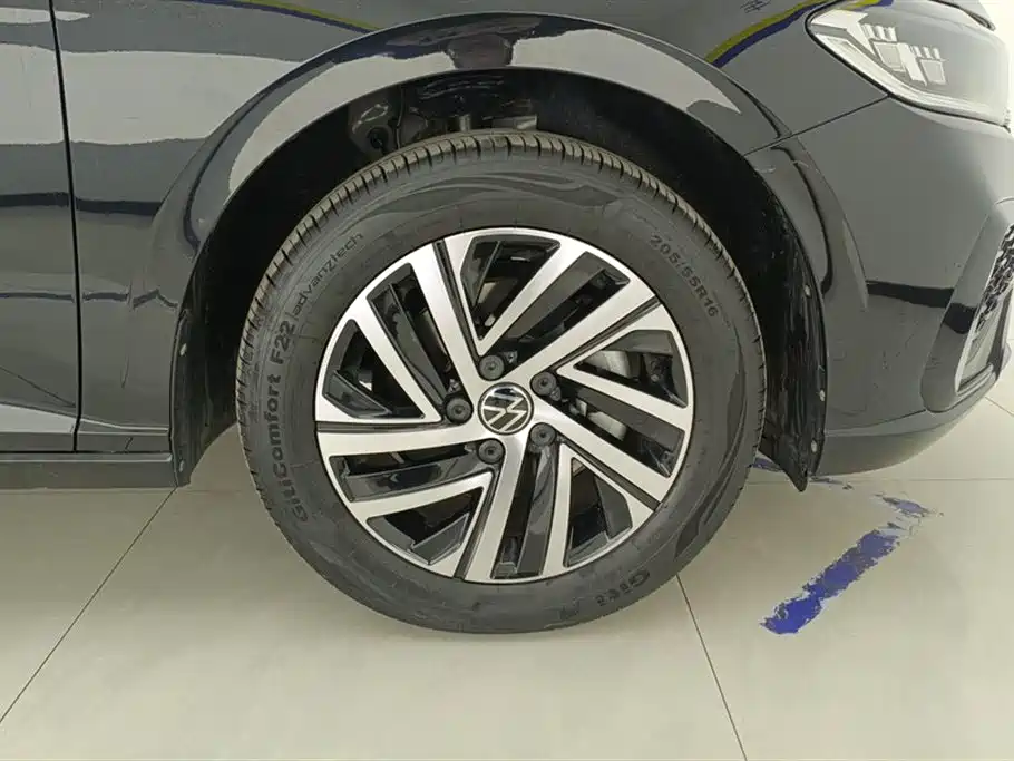 Lavida 300 TSI DSG Starry Sky Manyi
