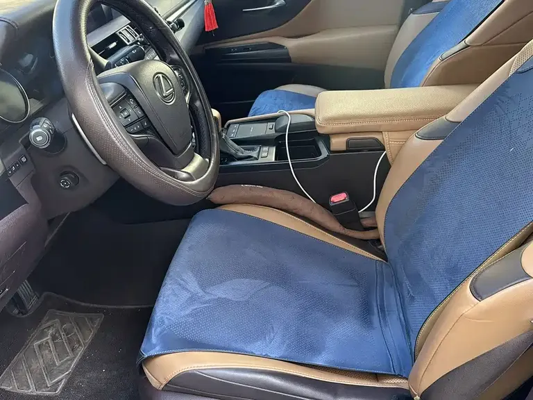 Lexus ES 200 Outstanding