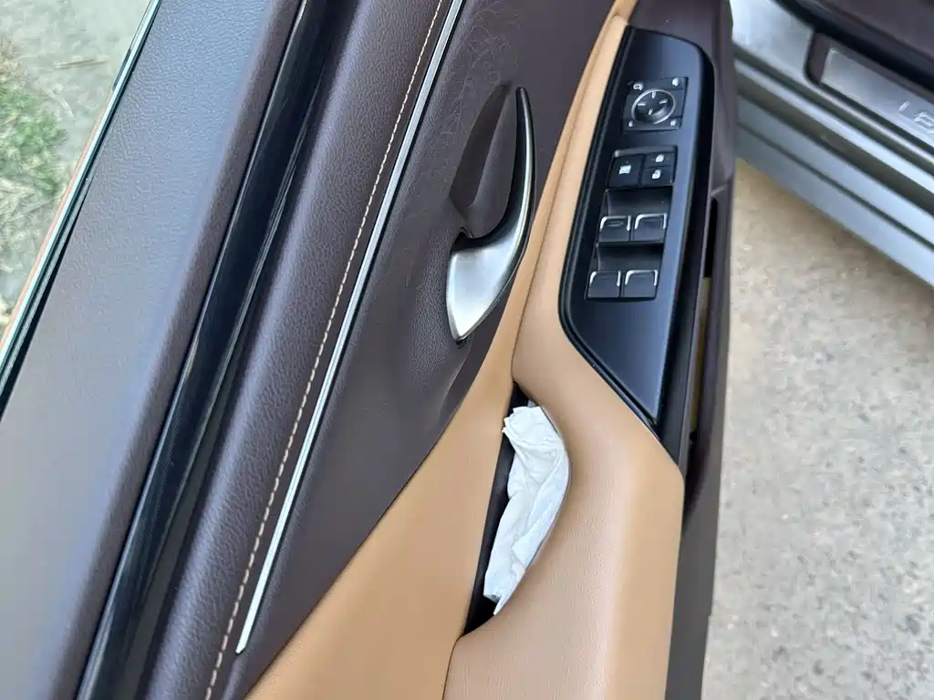 Lexus ES 200 Outstanding