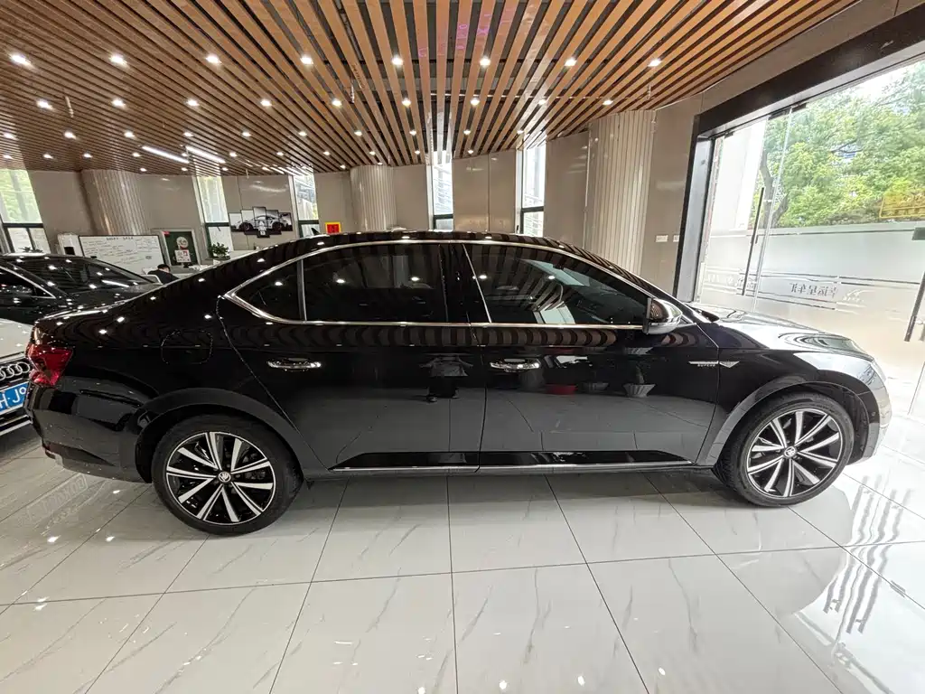 Superb TSI280 DSG Premium