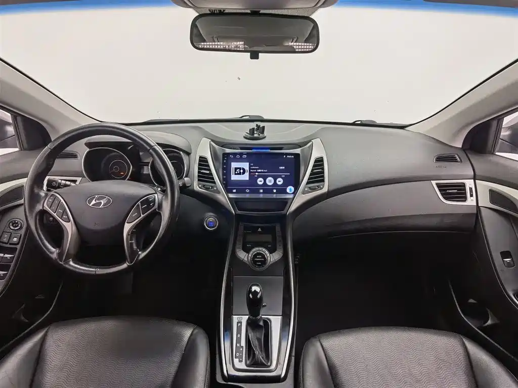 Elantra Langdong 1.6 L Auto Distinguished