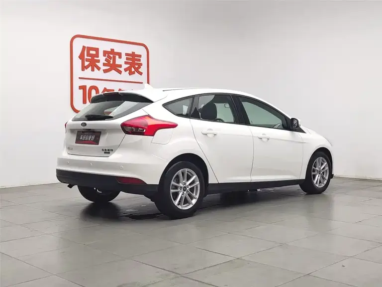 Ford Focus Hatchback Classic EcoBoost 125 Auto Super Style Smart Travel