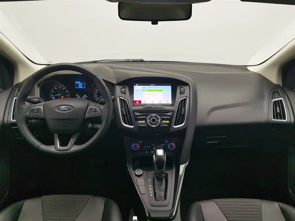 Focus Hatchback Classic EcoBoost 125 Auto Super Style Smart Travel