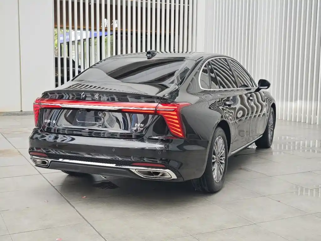 Hongqi H5 1.5 T DCT Connected Flagship Charm