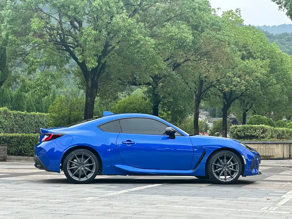 Subaru BRZ 2.4 L Manual