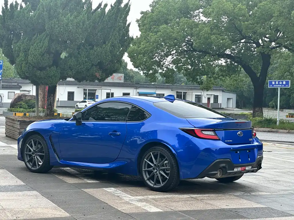 Subaru BRZ 2.4 L Manual