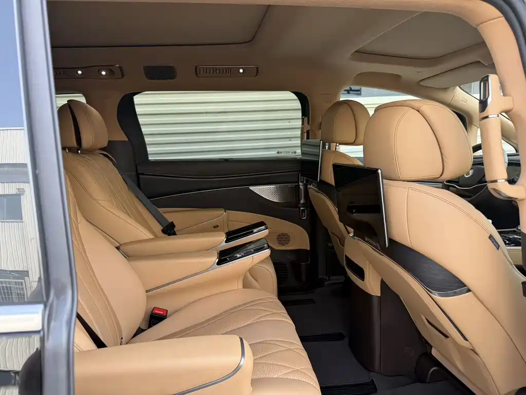 Denza D9 DM-i Smart Drive 1020 4 WD Flagship