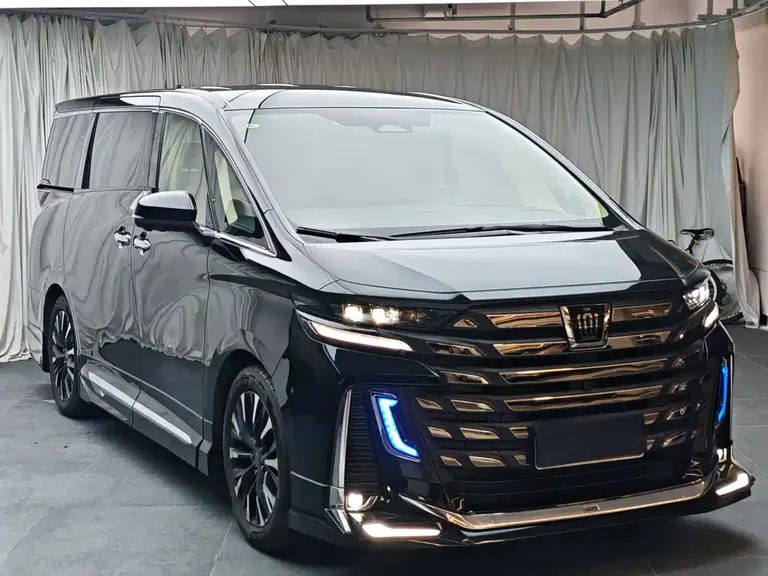 Toyota Vellfire Crown Dual Engine 2.5 L Supreme Executive