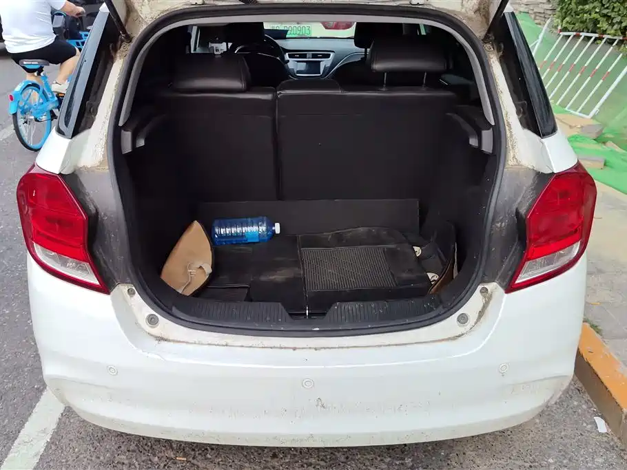 Lova RV 1.5 L Auto